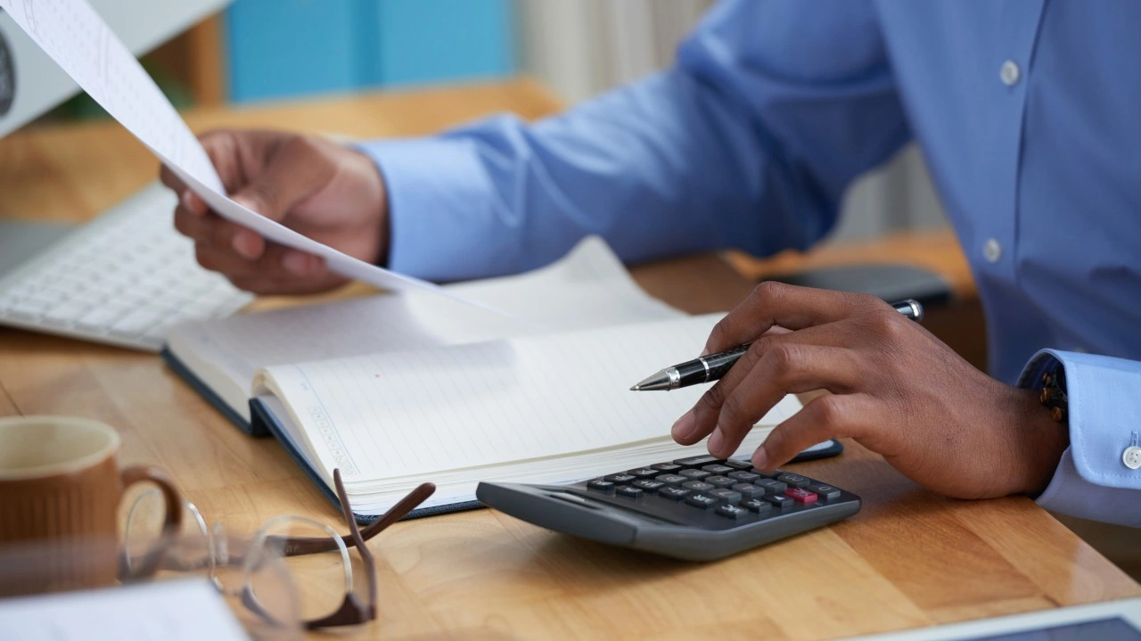 Small Business Banking Manage Costs