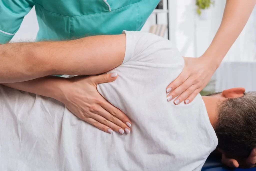 What is a chiropractor